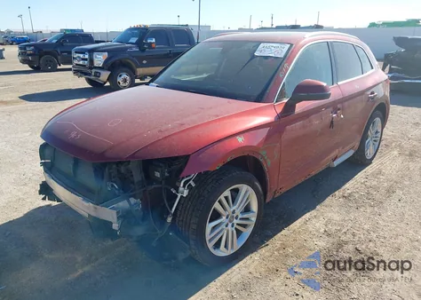 2018 Audi Q5 2.0T Premium/2.0T Tech Premium z USA, uszkodzony, nr VIN WA1CNAFY3J2137242